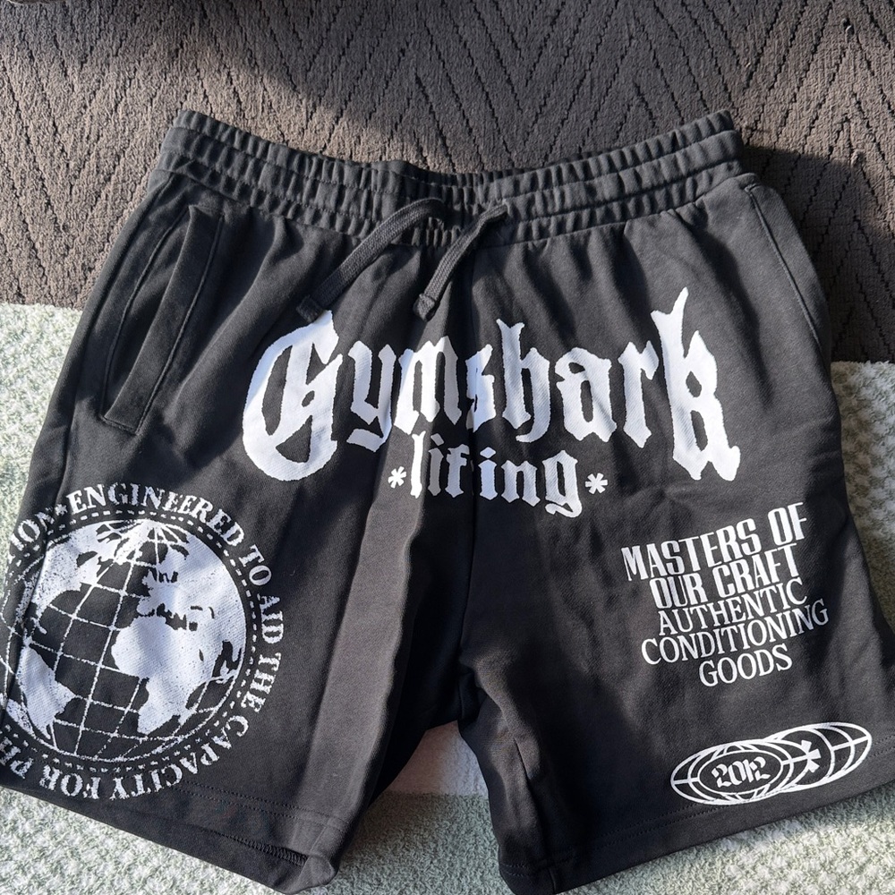 Gymshark Lifting Graphic Shorts – Size M